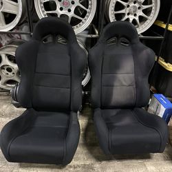 reclinable bucket seats
