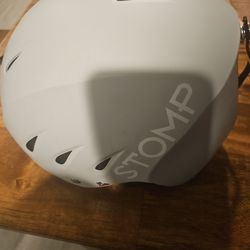 Ski helmet L