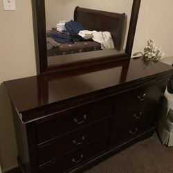 Queen Size Bed, King Size Bed With Mattress, Dresser And Mirror And Refrigerator 