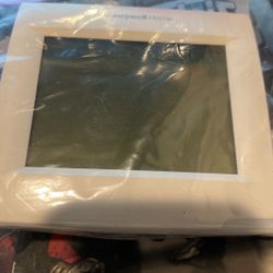 Honeywell TH8320R1003 Thermostat - Unused, No Box