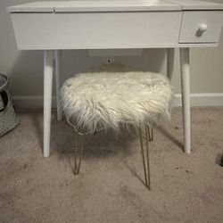 Vanity Table With Led Lights And Chair