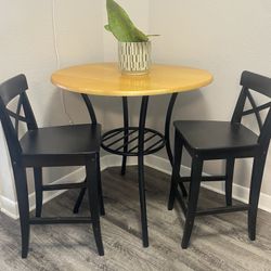 Round drop leaf dining table set