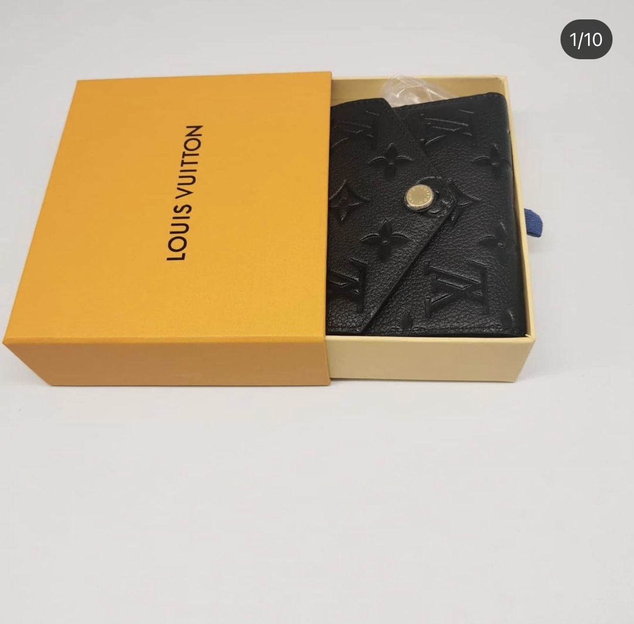 LV Wallet for Sale in Leominster, MA - OfferUp