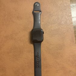 Apple Watch SE (2nd Gen GPS)