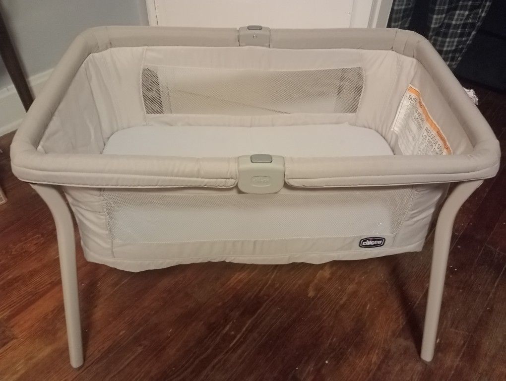 Circo Baby Bassinet Nice!