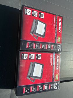 Husky 2500 lumens light
