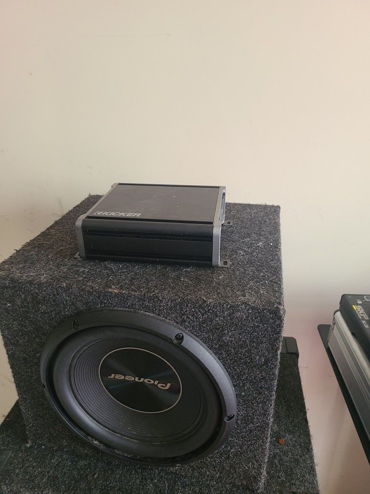 Bajo Y Amplificador