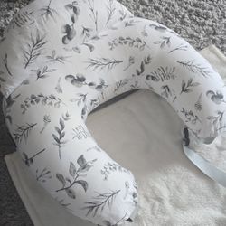 pillow for nursing baby