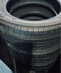Tire Set of 235/60R18