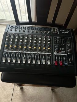 Powered mixer