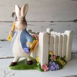 Peter Rabbit Beautiful Ceramic Decor 7 In Nice!