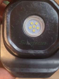 Snap on magnetic light