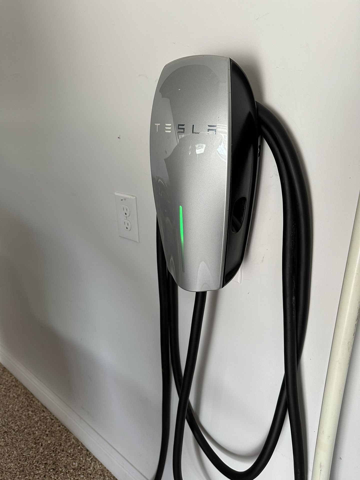 Tesla High Power Wall Connector (HPWC) - Gen 1, 80 Amp Version
