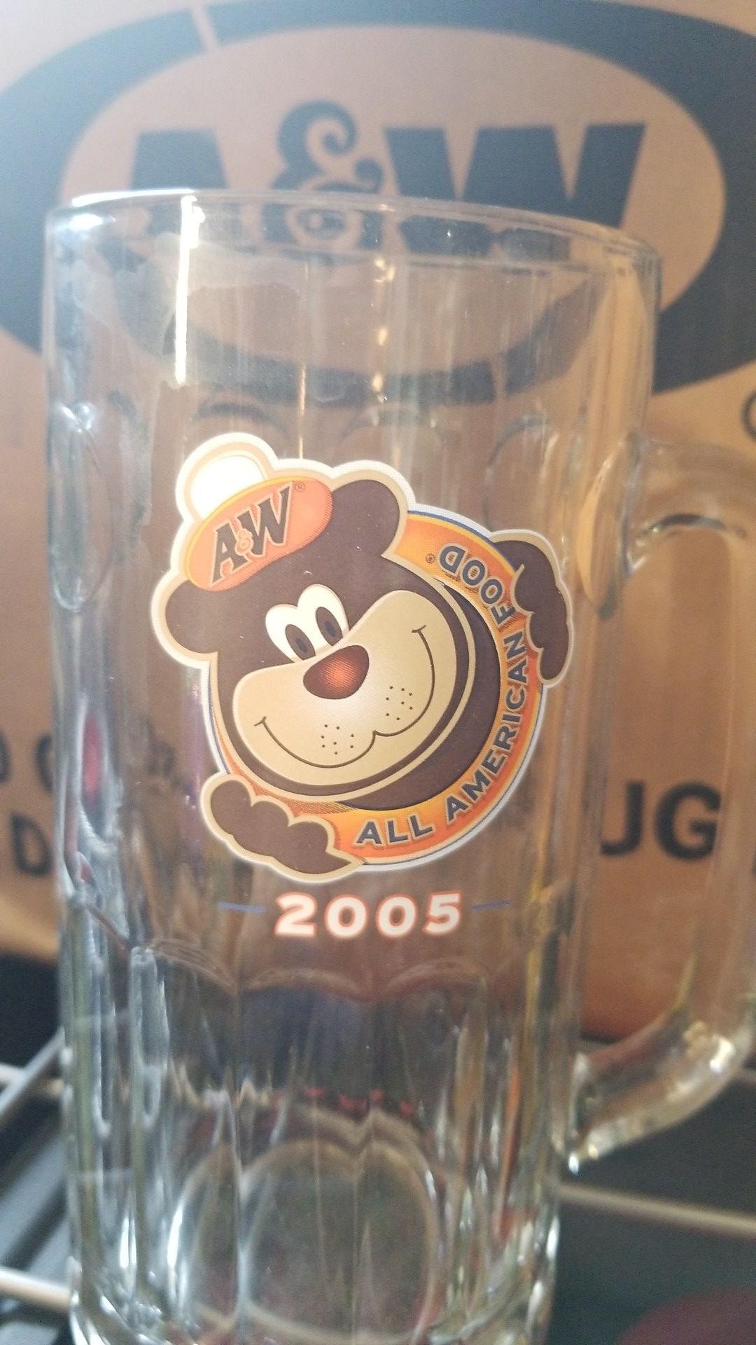 2005 20oz A&W Glass mug with Bear face on it. Collectable