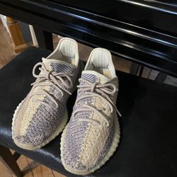 Yeezy Boost 350 V2