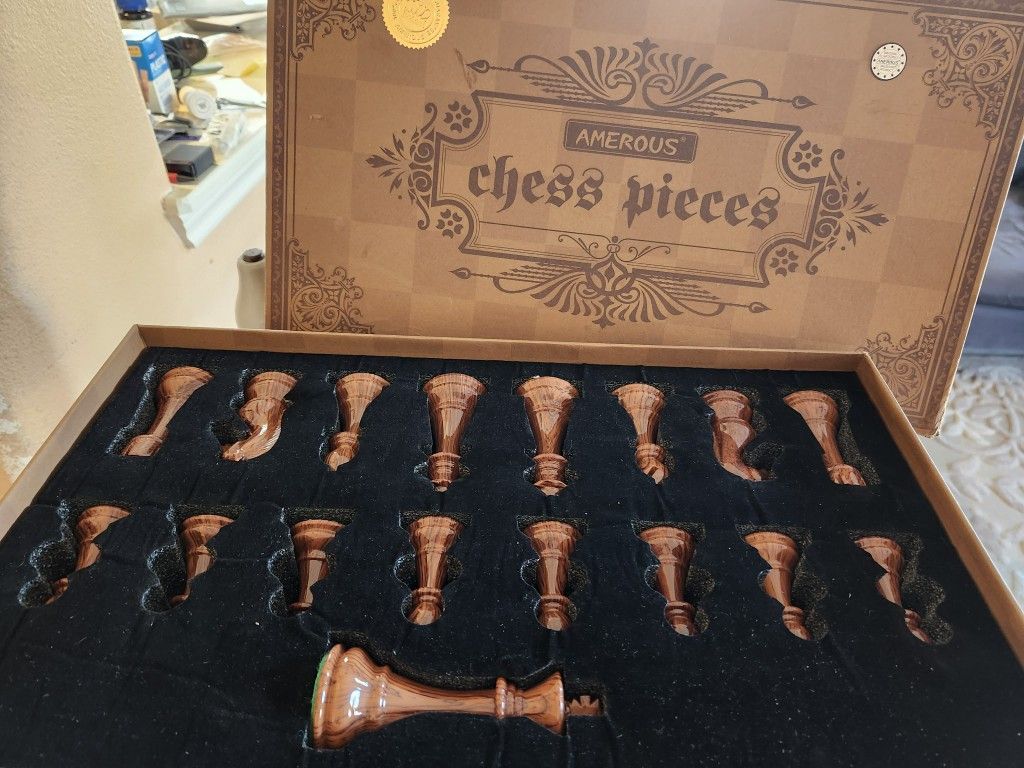 The Amerous wooden chess pieces set. 