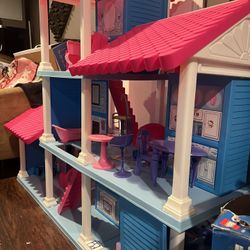 Large Doll House