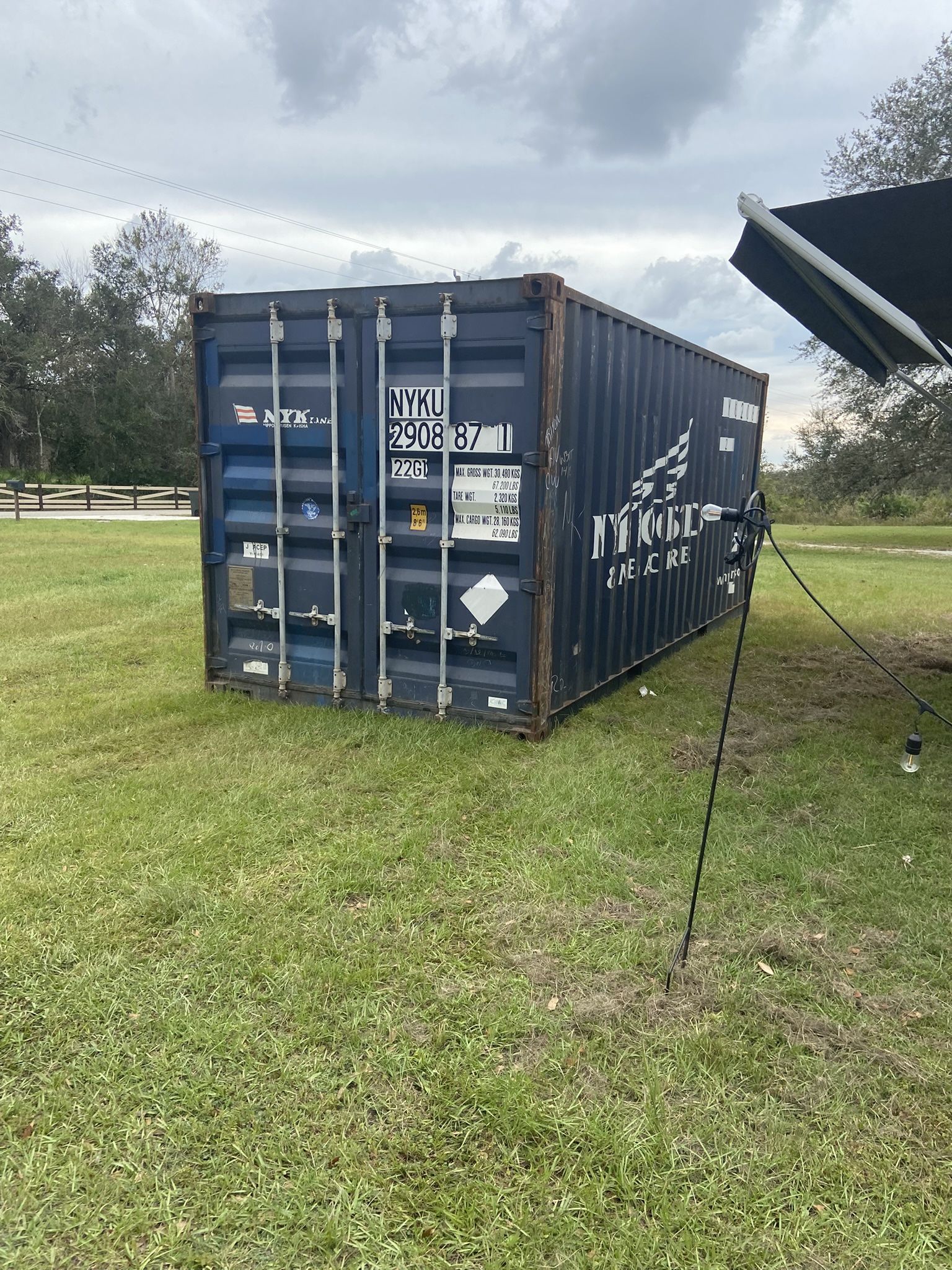 STORAGE CONTAINERS