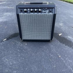 FENDER FRONTMAN 10G GUITAR AMP, 10 WATTS, 6 INCH FENDER SPECIAL DESIGN 