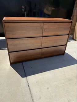 6 Drawer Dresser, 47-Inch Wood Chest of Drawers, Curved Anti-Collision Design, Mid-Century Storage Cabinet, Pre-Embedded Slots, for Bedroom, Living Ro