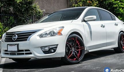 Staggered marquee giovanna wheel