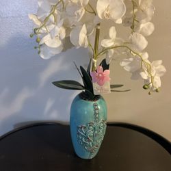 Vases/ Flowers 