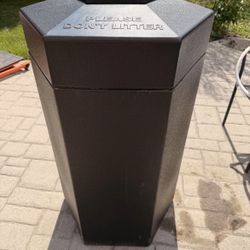 Heavy Duty Outdoor Trash Can – Commercial Grade
