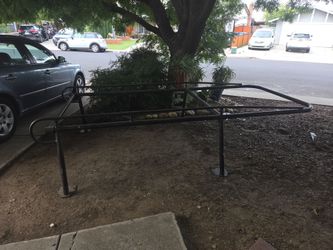 Rack universal for trucks