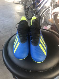 Adidas messi X18.3