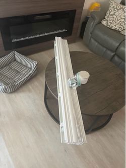 White simulated wood blind