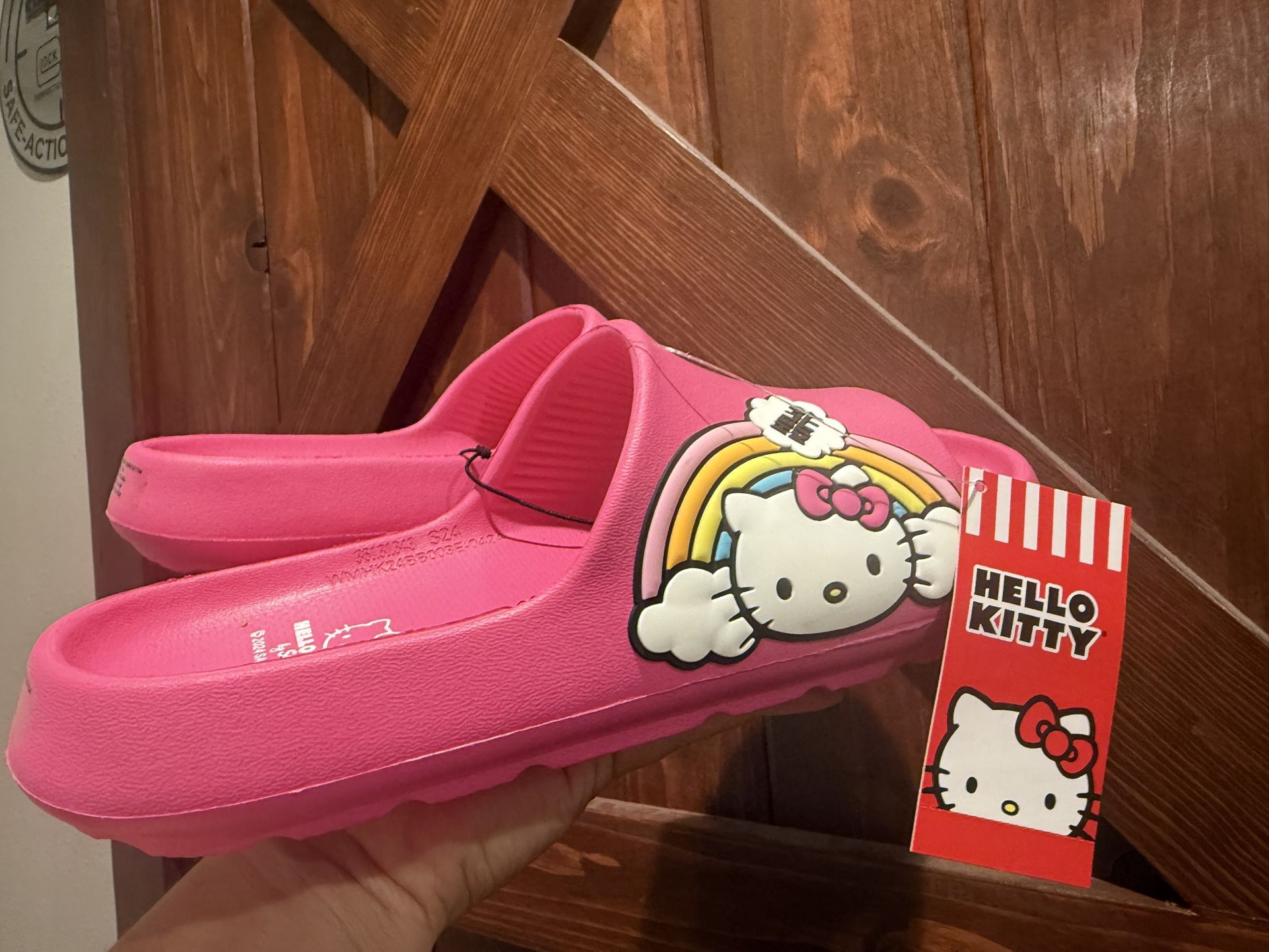 New hello Kitty sandal Size 7-8
