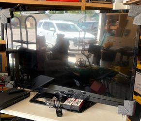 LG tv with remote and 3d glasses