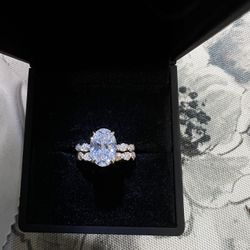 Engagement ring 2.57ct VS1 with matching wedding band Size 7