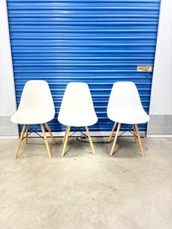 3 plastic chairs