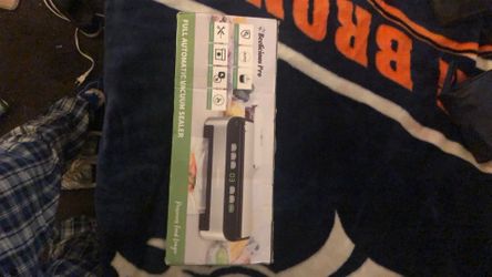 Vacuum sealer