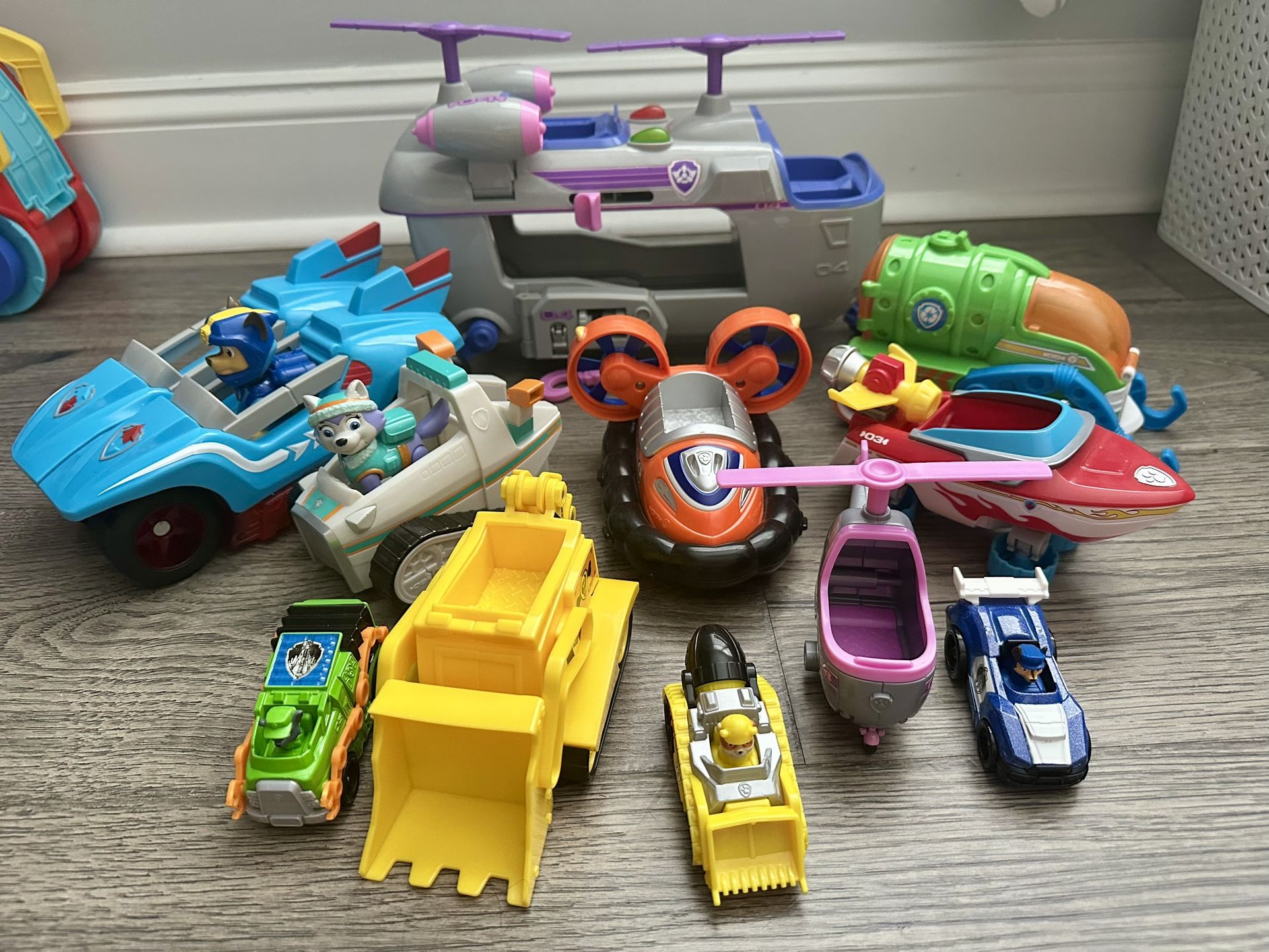 Paw Patrol Lot