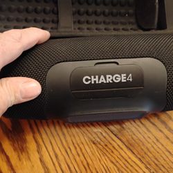 JBL Charge 4 Bluetooth Speaker W/Travel Case (Black)