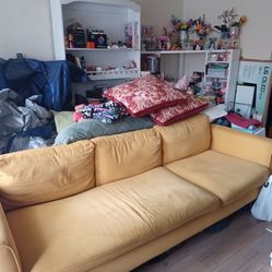 Free Couch 