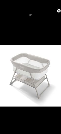 Graco DreamMore Bedside Bassinet Newborn Bassinet Travel Bassinet. Brand New 