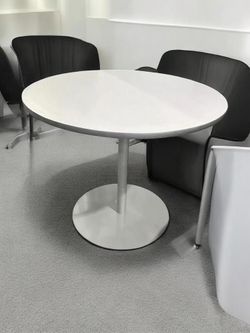 Steelcase 36" Round Table  – From $200 📦 Florida