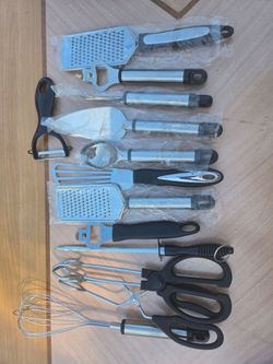 13 pieces kitchen utensils.