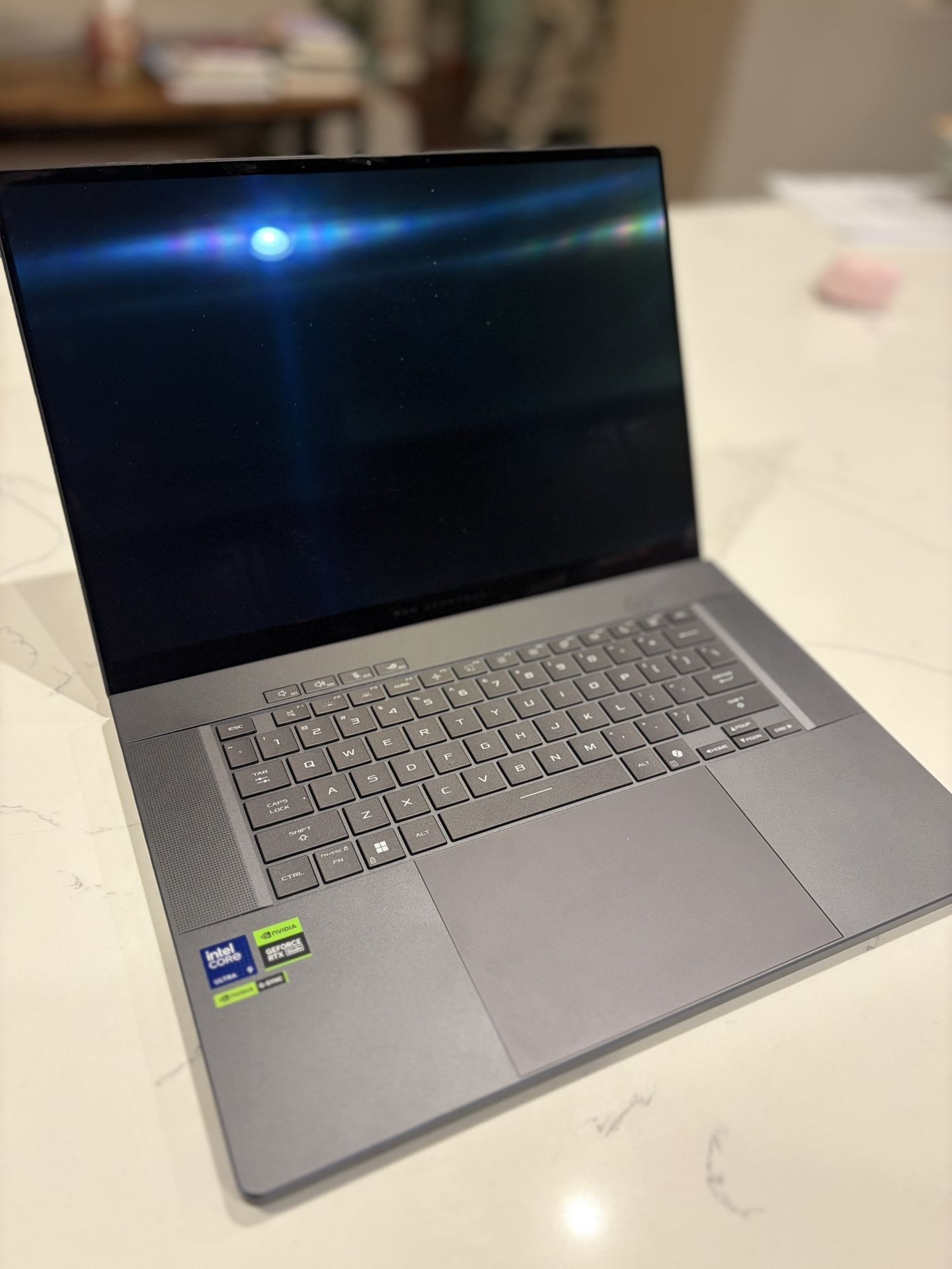 Asus Zephyrus G16, 285H, 5070 Ti