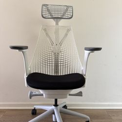  Herman Miller Sayl fully loaded office chair in white ( headrest available)