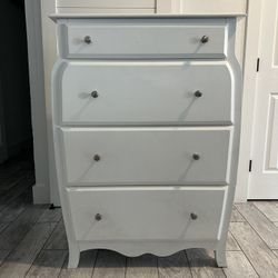 WHITE CHEST 4 drawer ✨