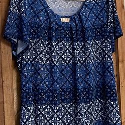  2X NOTATIONS WOMEN'S . SHORT SLEEVE. SCOOP-NECK. GEOMETRIC BLOUSE