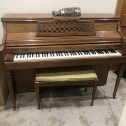 Used piano