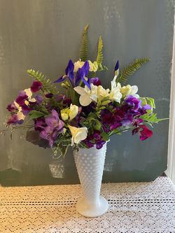 Fresh highly fragrant spring bouquets ! Freesias and sweet peas, arranged and delivered with card! 💕🌿