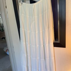 Aritzia White Skirt, Size Small 