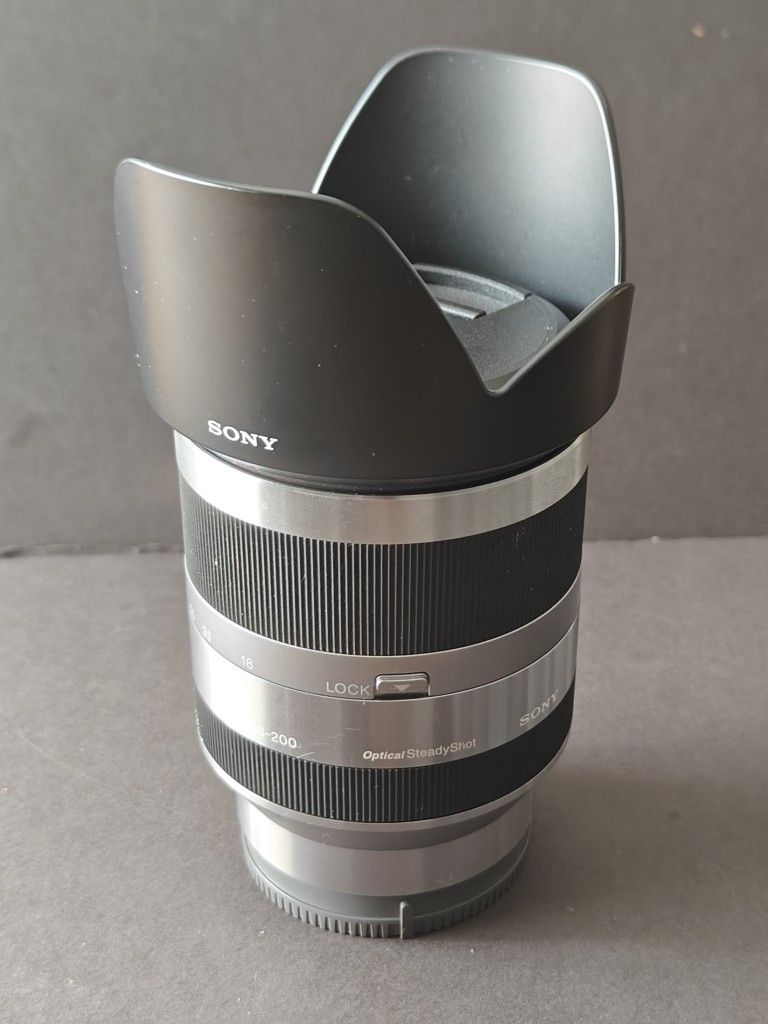 Sony E-mount 18-200mm F3.5-6.3 OSS Lens (Silver) Hood (ALC-SH109)