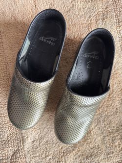 Dansko Barely Used Size 38/ 7